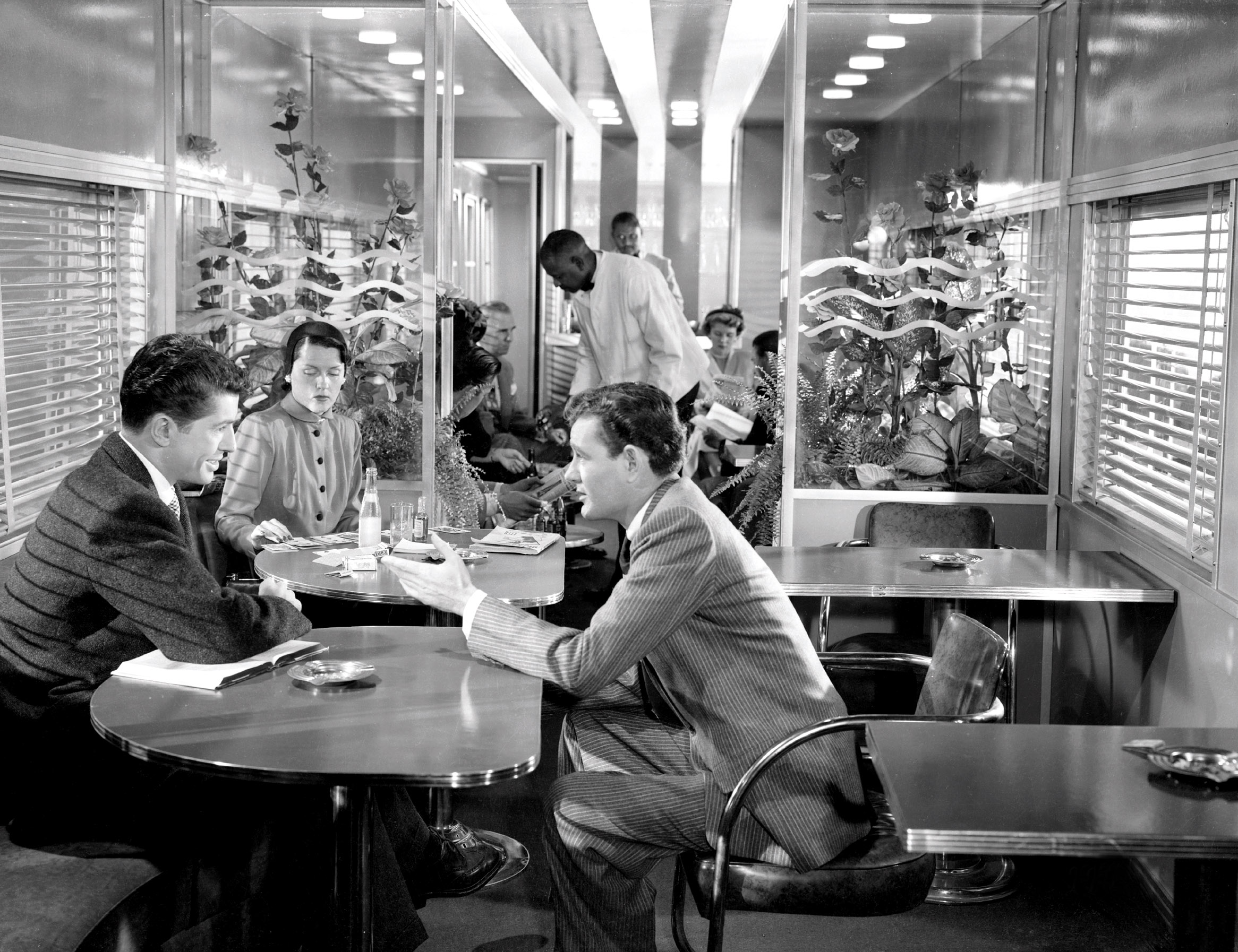 In Strangers on a Train, a bunch of strangers (including Farley Granger and Robert Walker) talk, eat, and read on a train