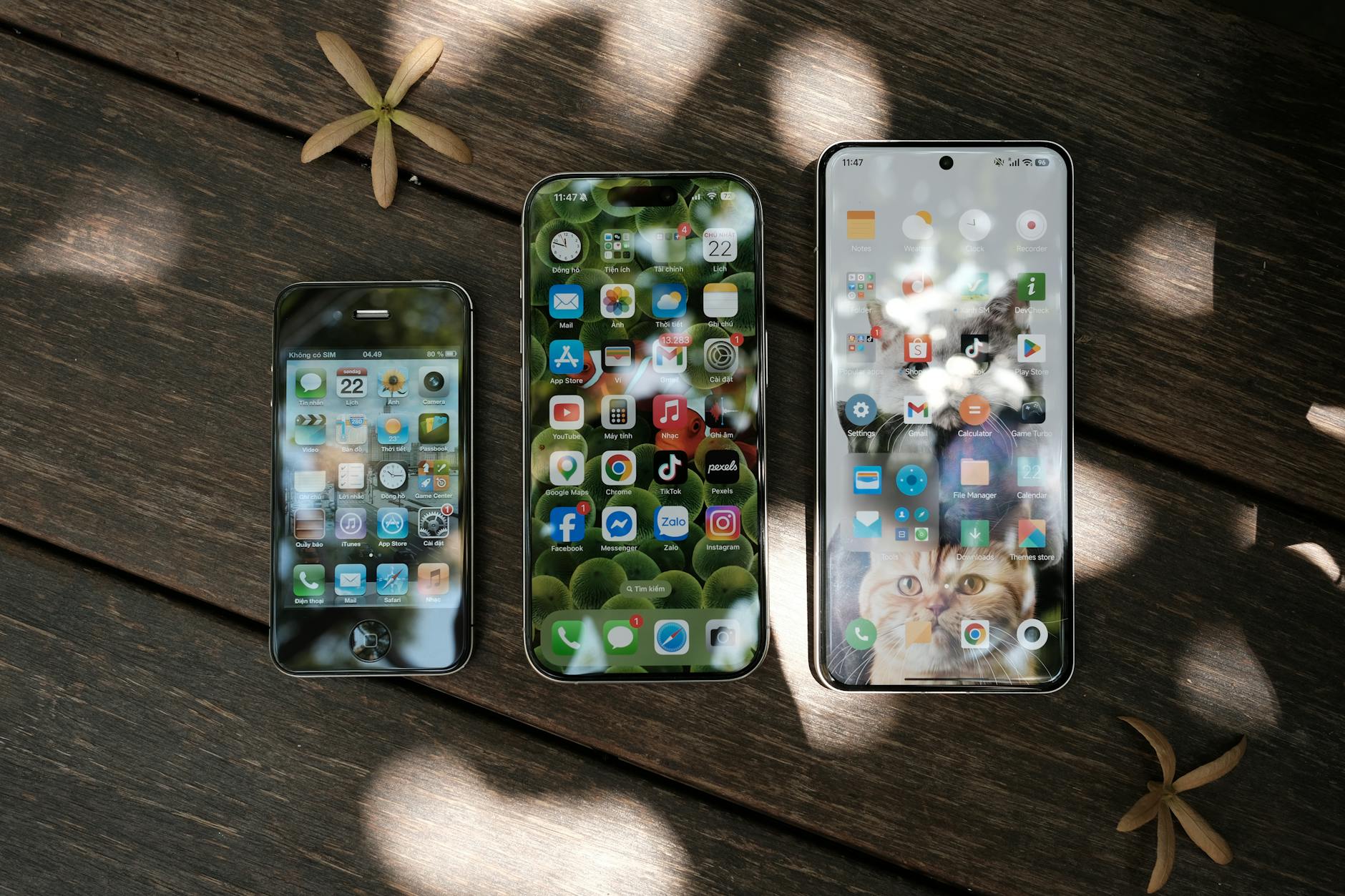 Side-by-side comparison of different gaming controller technologies and features