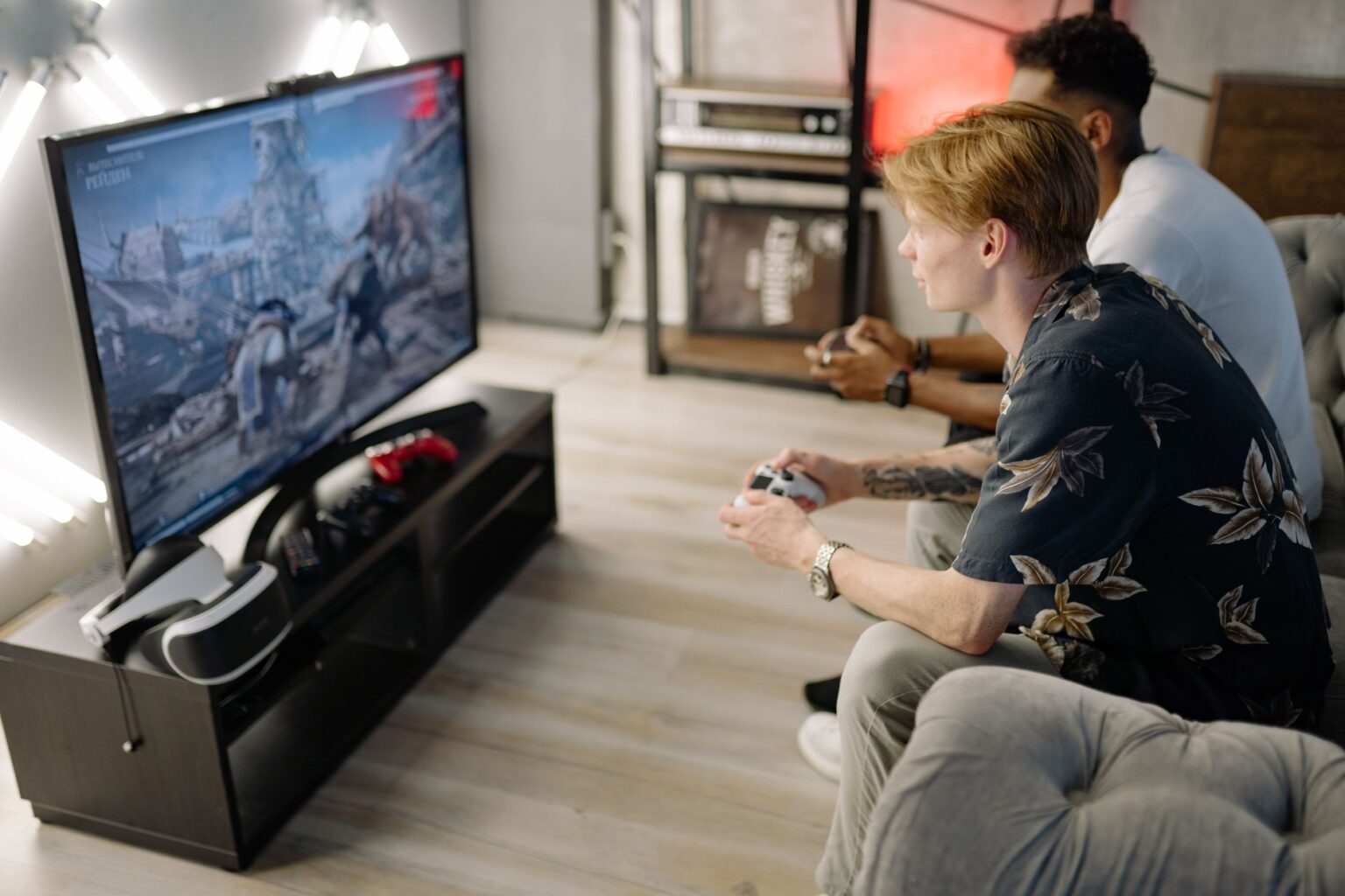 Metroid Prime 4’s Docked-Only Showcase Is Worrying Portable Fans A gaming console connected to a television displaying a sci-fi game environment